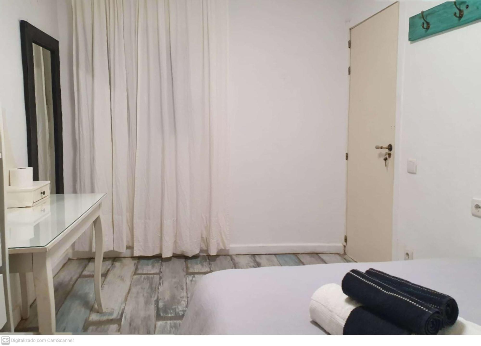 Studio Or Rooms With Private Bathroom Or Rooms With Shared Bathroom Барселона Экстерьер фото