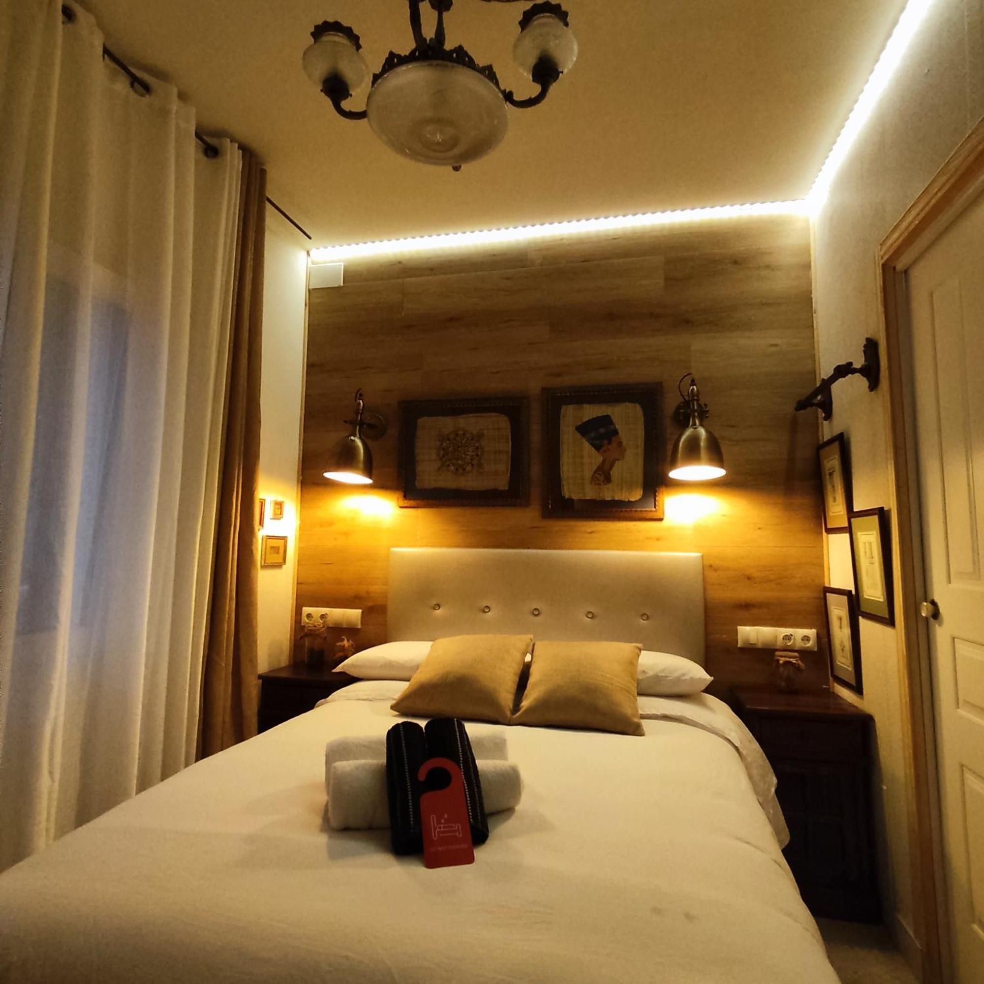 Studio Or Rooms With Private Bathroom Or Rooms With Shared Bathroom Барселона Экстерьер фото