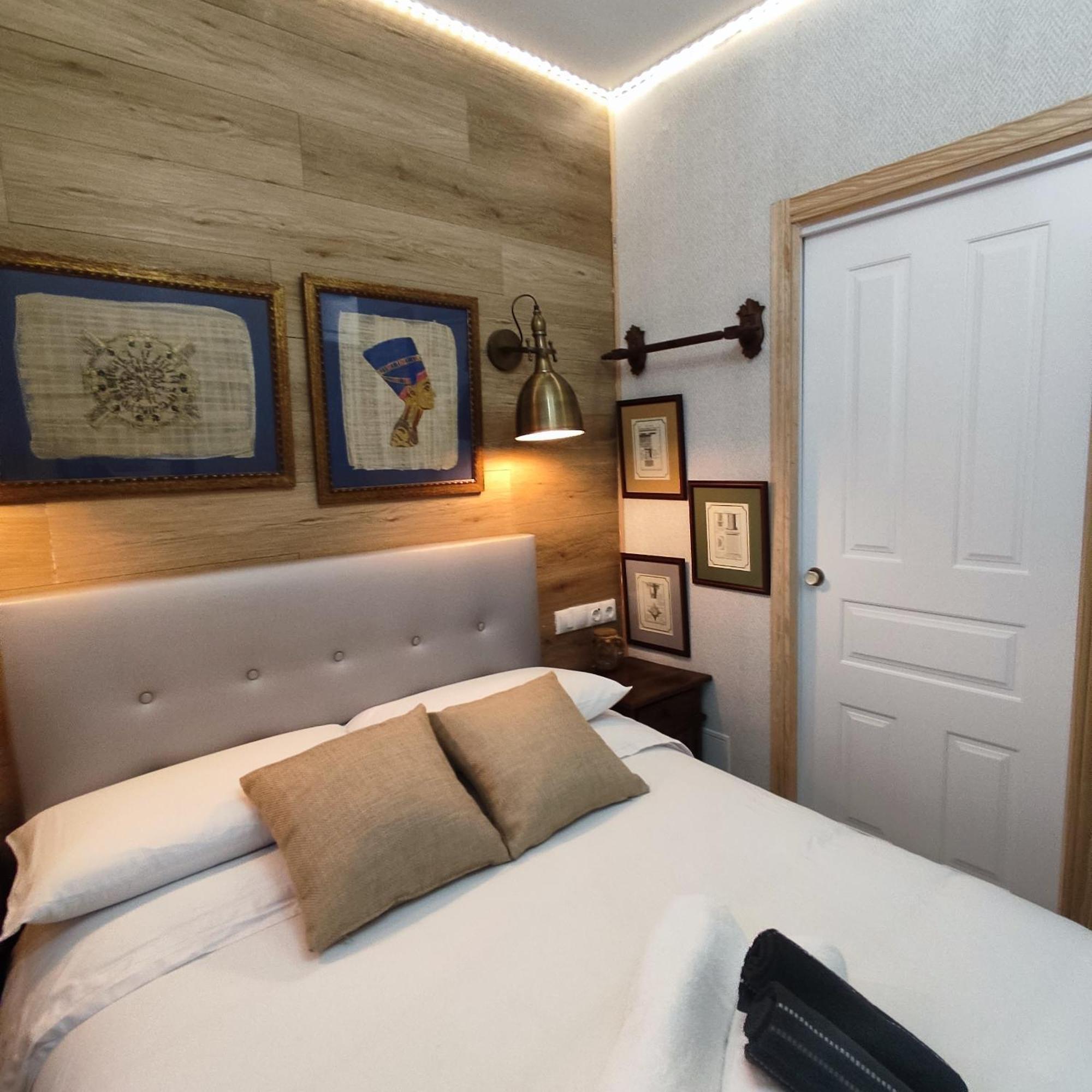 Studio Or Rooms With Private Bathroom Or Rooms With Shared Bathroom Барселона Экстерьер фото