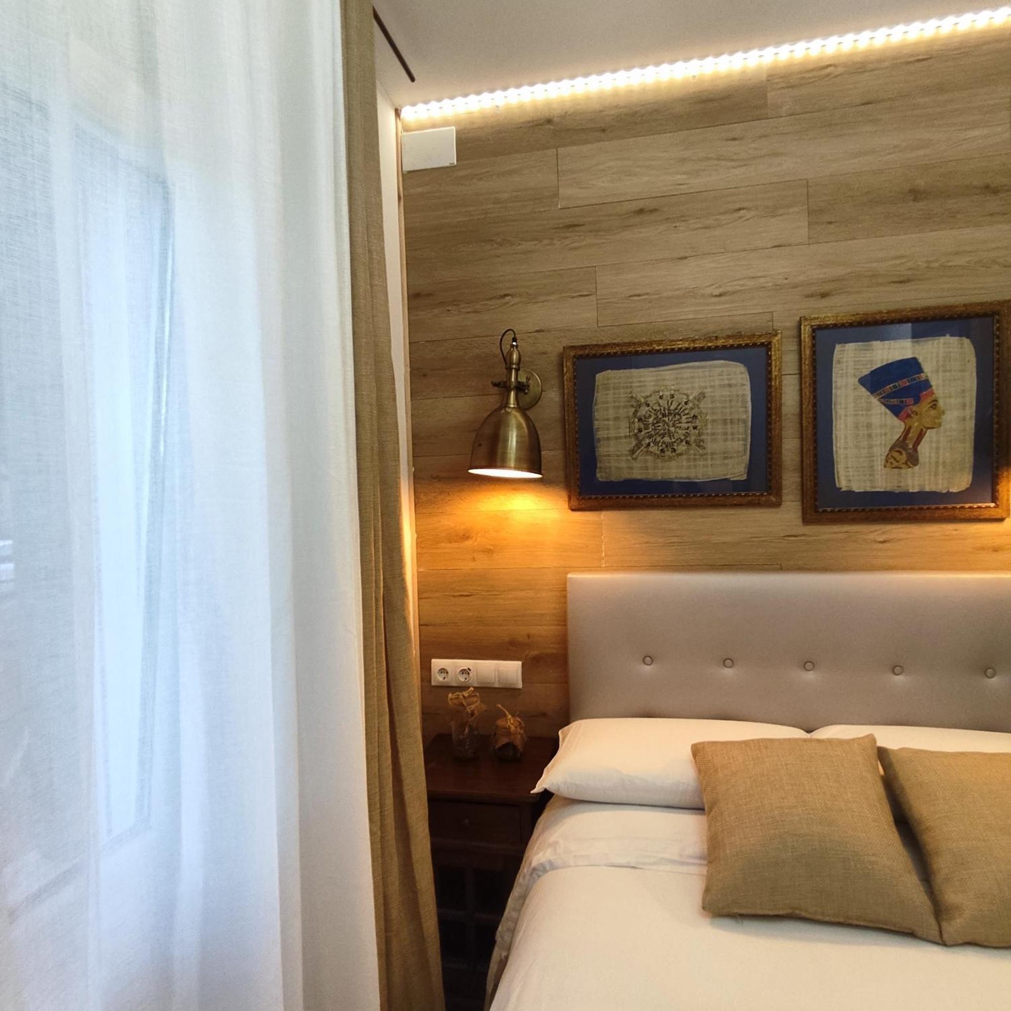 Studio Or Rooms With Private Bathroom Or Rooms With Shared Bathroom Барселона Экстерьер фото