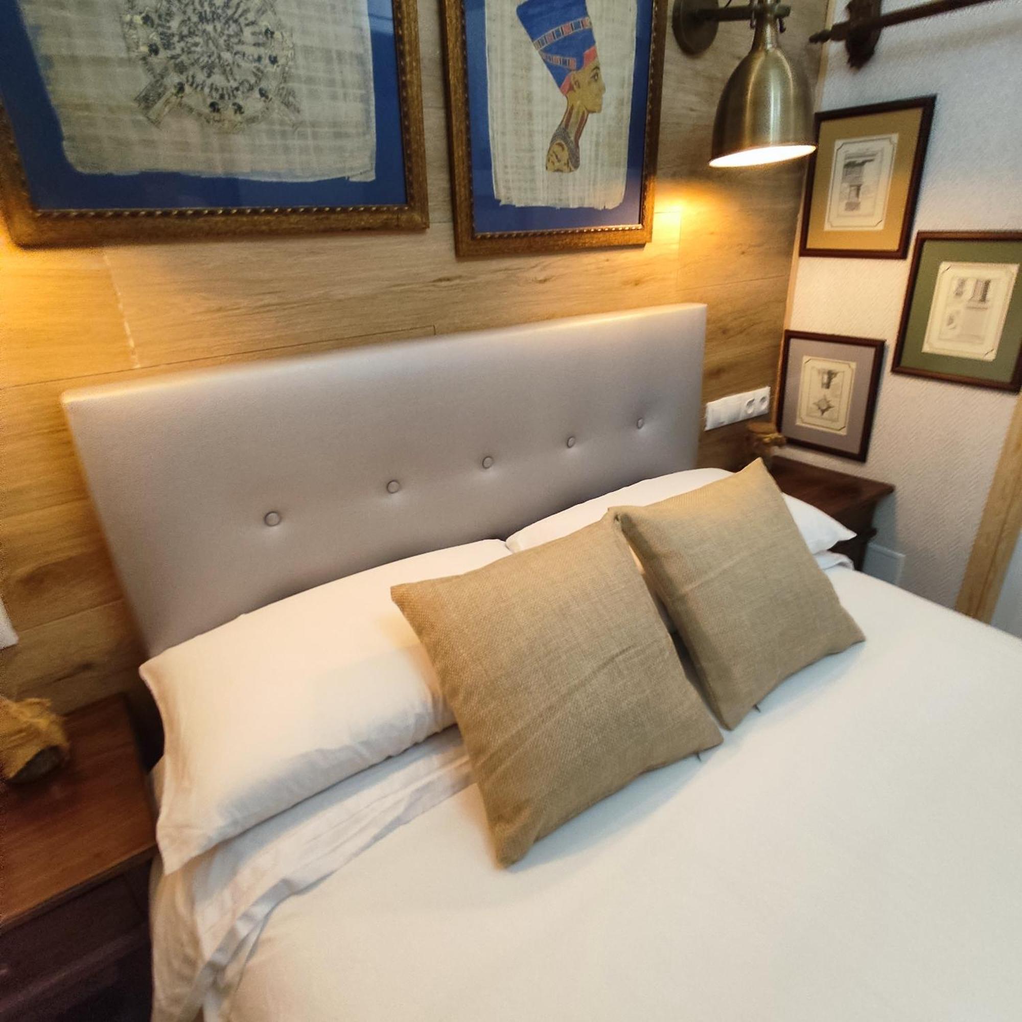 Studio Or Rooms With Private Bathroom Or Rooms With Shared Bathroom Барселона Экстерьер фото