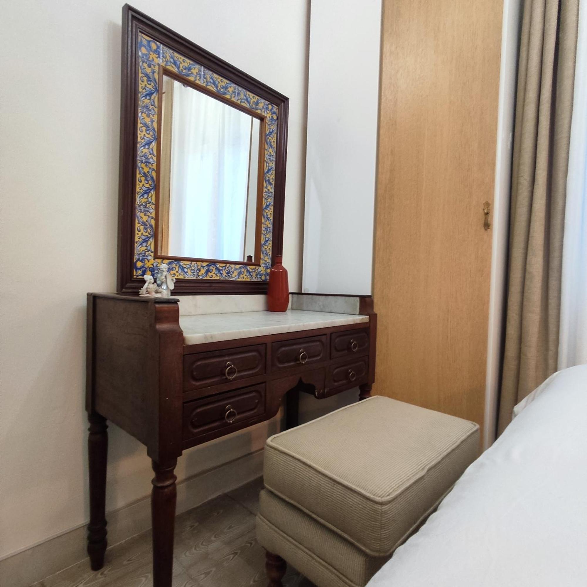 Studio Or Rooms With Private Bathroom Or Rooms With Shared Bathroom Барселона Экстерьер фото