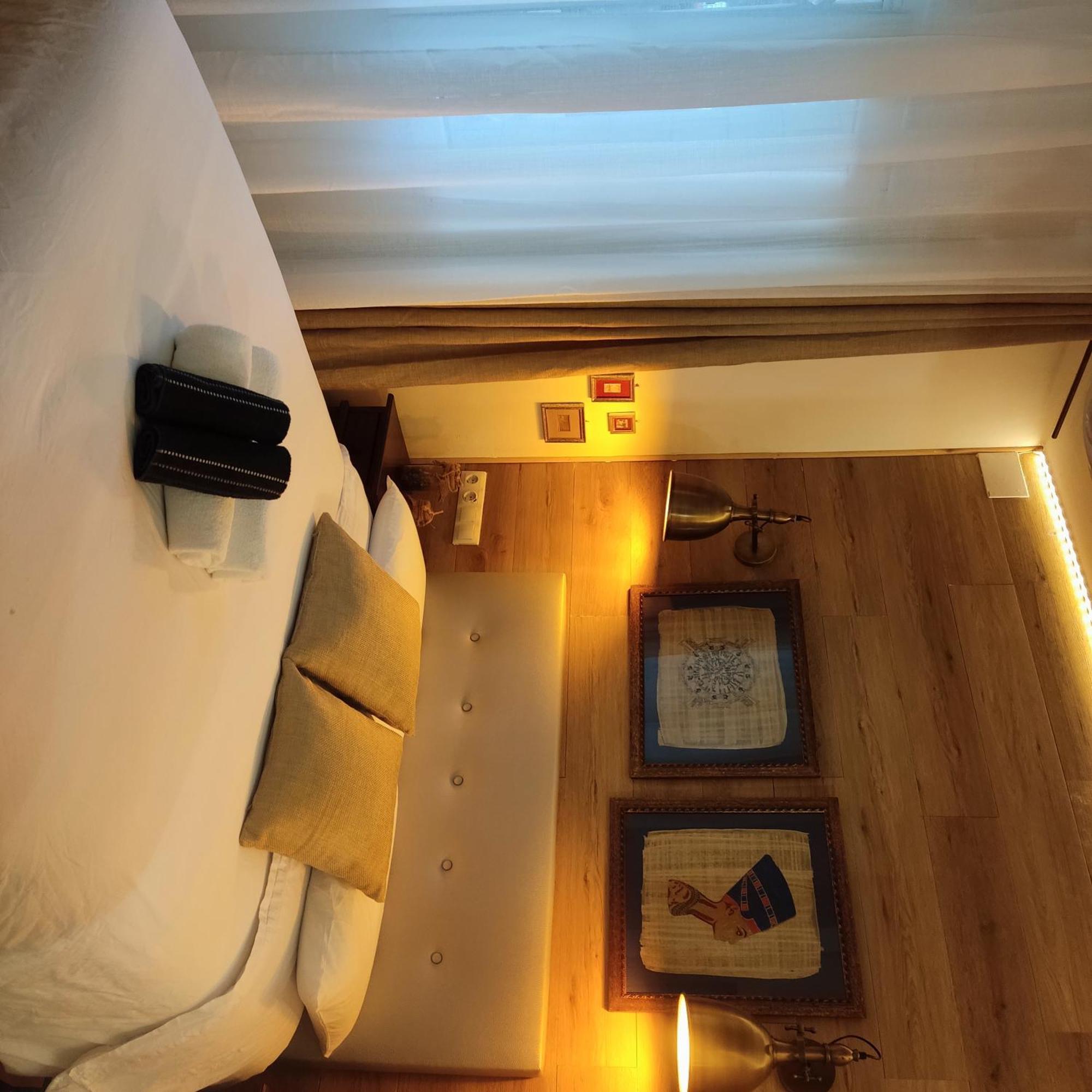 Studio Or Rooms With Private Bathroom Or Rooms With Shared Bathroom Барселона Экстерьер фото