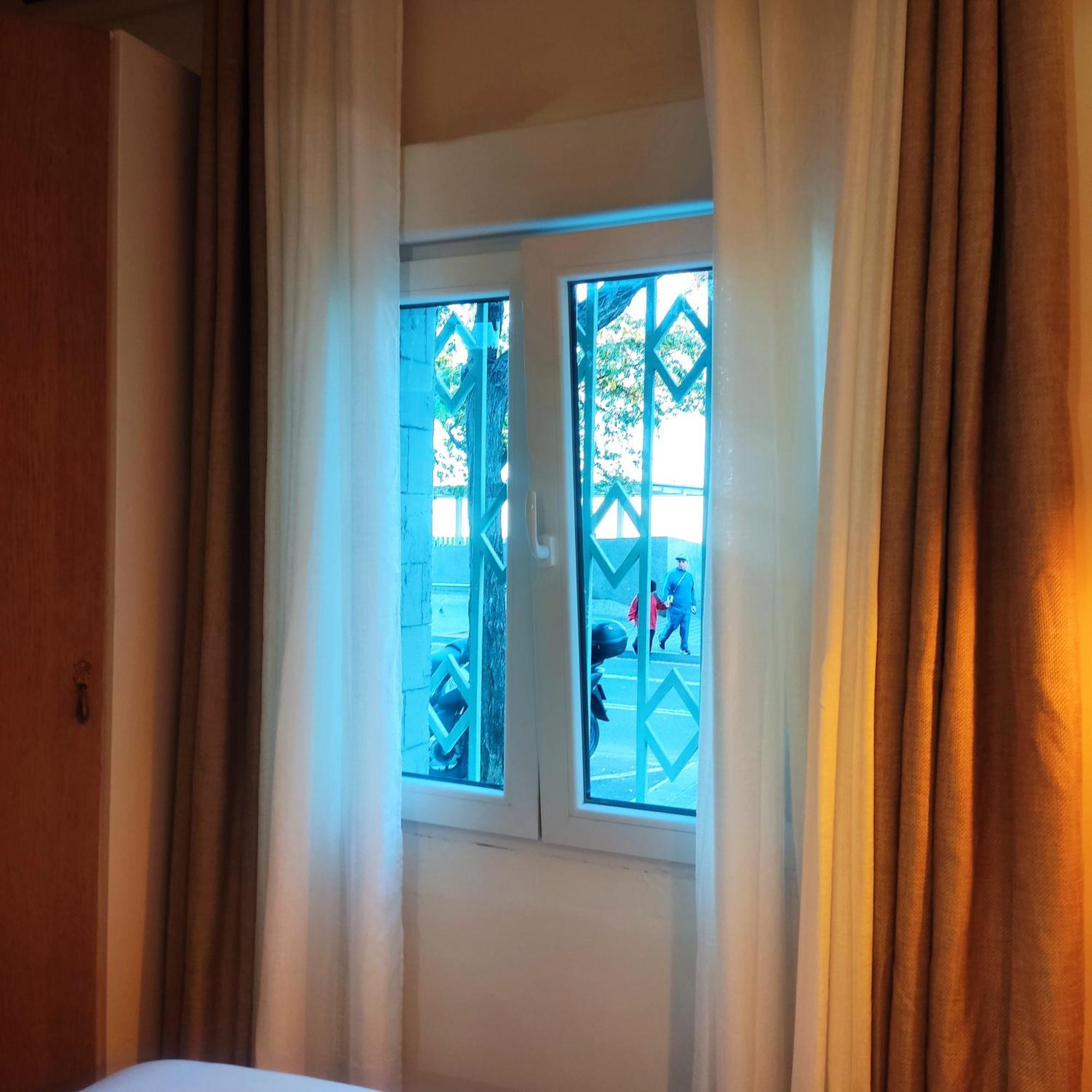 Studio Or Rooms With Private Bathroom Or Rooms With Shared Bathroom Барселона Экстерьер фото