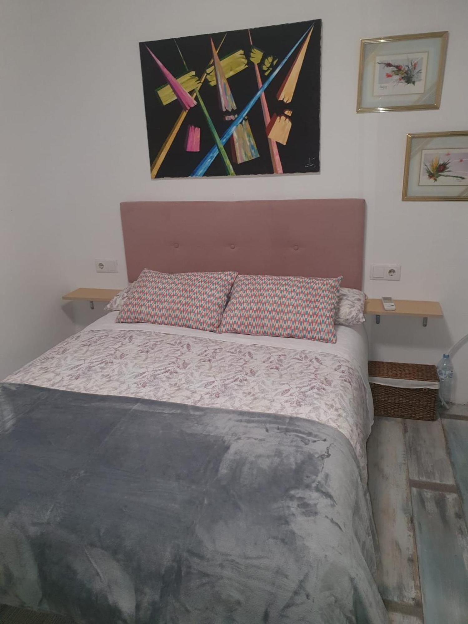 Studio Or Rooms With Private Bathroom Or Rooms With Shared Bathroom Барселона Экстерьер фото