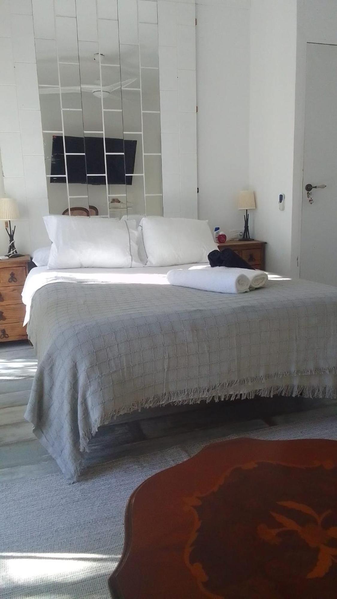 Studio Or Rooms With Private Bathroom Or Rooms With Shared Bathroom Барселона Экстерьер фото