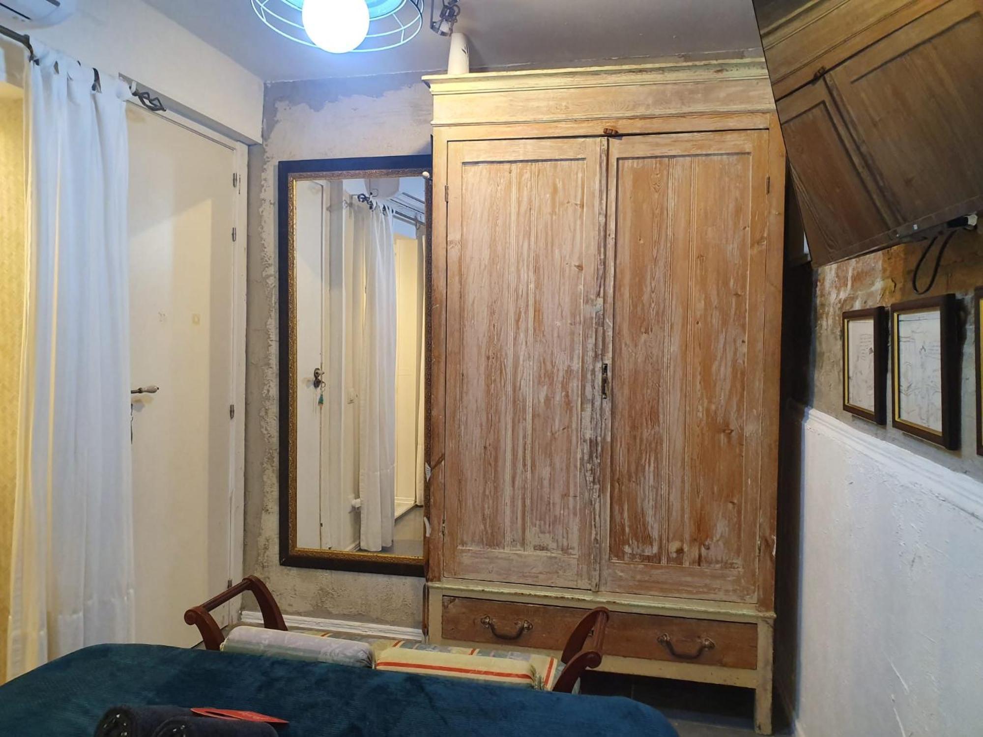 Studio Or Rooms With Private Bathroom Or Rooms With Shared Bathroom Барселона Экстерьер фото